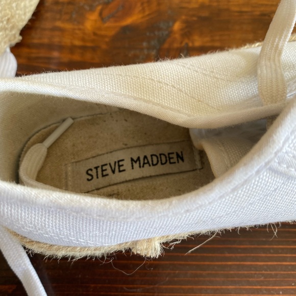 Sneakers - Picture 2 of 2